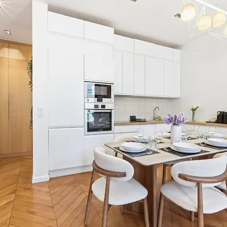Vibrant 2br Near Bastille & Le Marais *